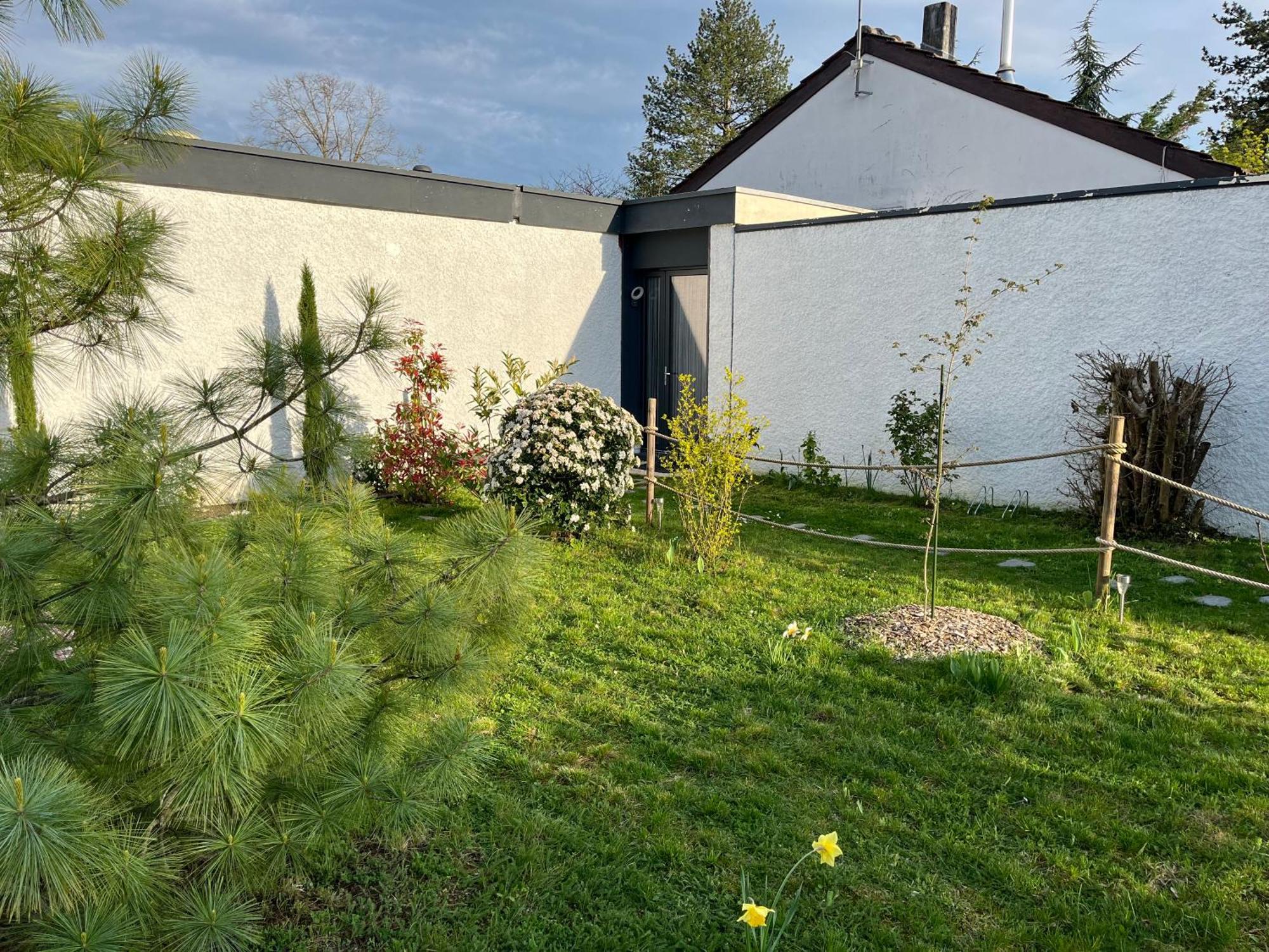 Les Pins De Talant , Au Calme En Rez De Jardin Exterior foto